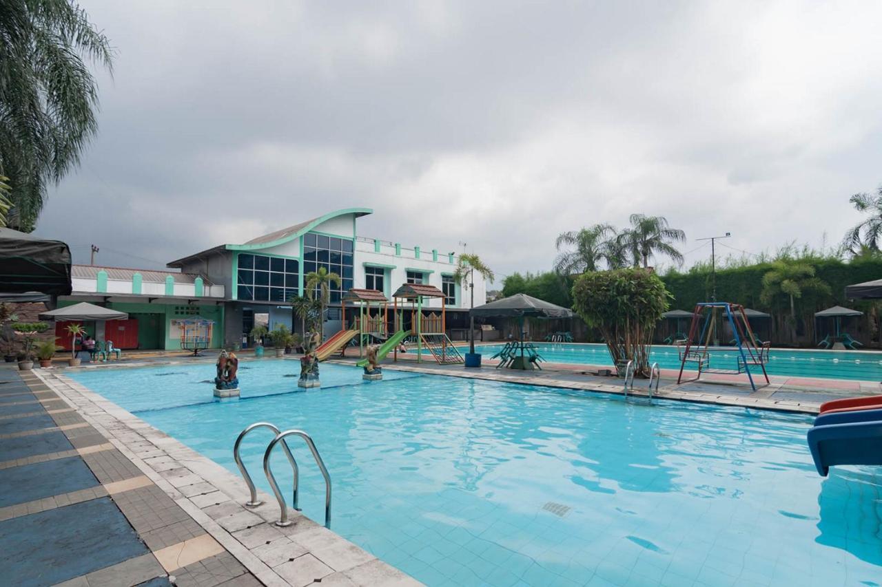 Urbanview Hotel Sagara Bogor Esterno foto